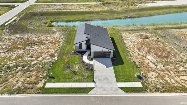 10937 Carob Thorn TRL, Roanoke, IN 46783