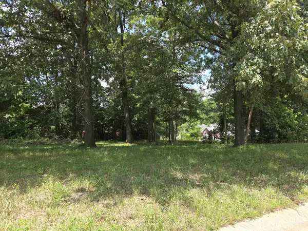 8206 Bucks LN, Evansville, IN 47710