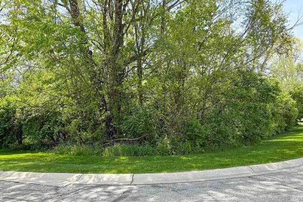 53420 Old Woodbridge CT, South Bend, IN 46637