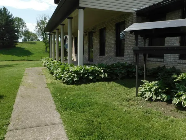 2620 W Cody RD, Salem, IN 47167-8589