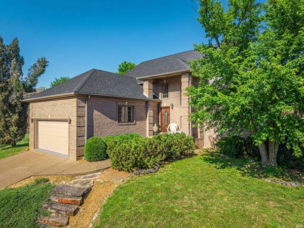 2444 Crosswalk LN, Newburgh, IN 47630