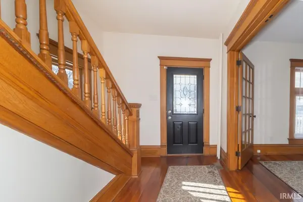 621 N State ST, Greenfield, IN 46140-1403