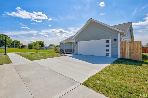 2102 Aruba DR, Bedford, IN 47421