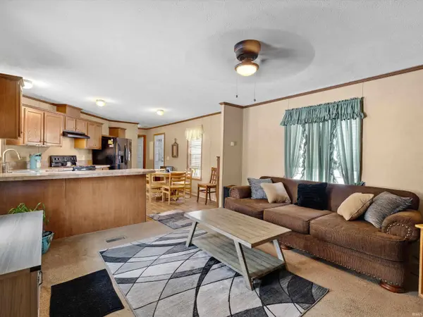 1783 E Private Road 485 N RD, Petersburg, IN 47567
