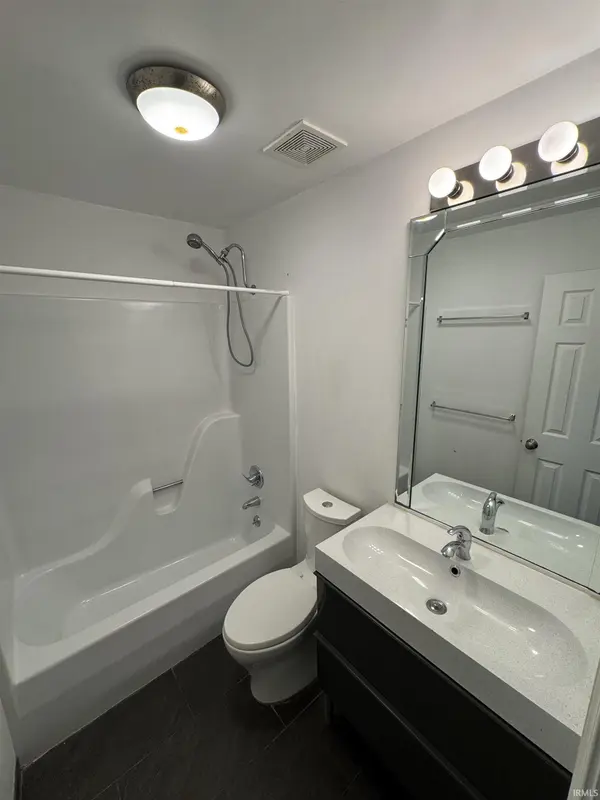 105 E 6th ST #A, Bloomington, IN 47408
