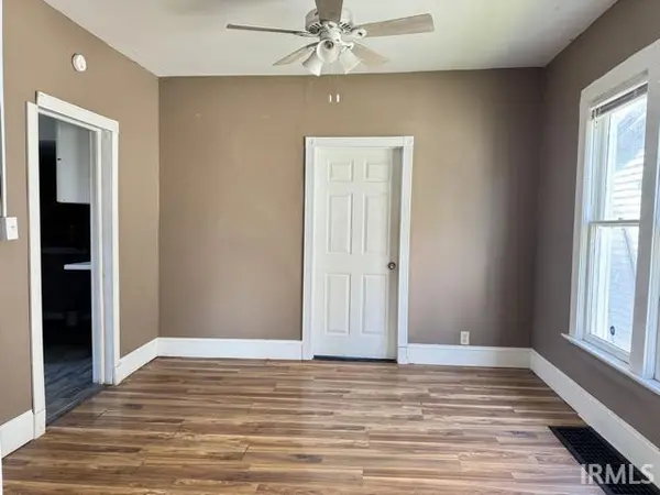 2307 LINDEN AVE, South Bend, IN 46628