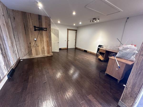1820 S Walnut ST, Bloomington, IN 47403