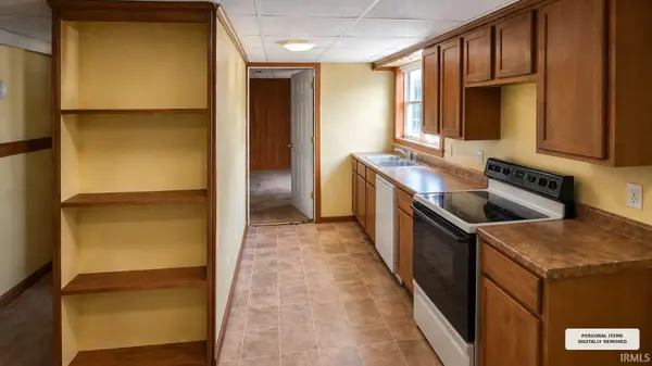 6806 N West County Line RD, Fort Wayne, IN 46818