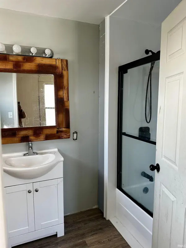 214 N D ST, Marion, IN 46952-3737