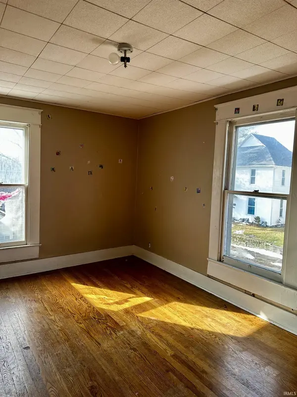 214 N D ST, Marion, IN 46952-3737