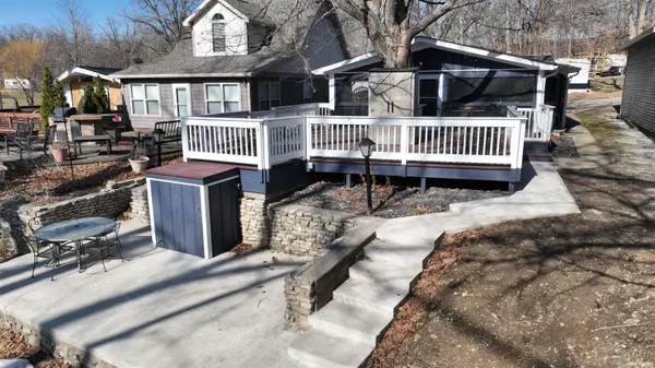 12386 W Crest DR, Monticello, IN 47960