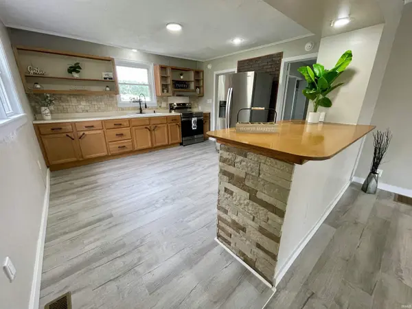 318 W 10th ST, Bicknell, IN 47512