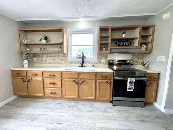 318 W 10th ST, Bicknell, IN 47512