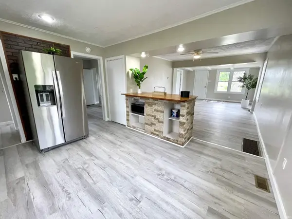 318 W 10th ST, Bicknell, IN 47512