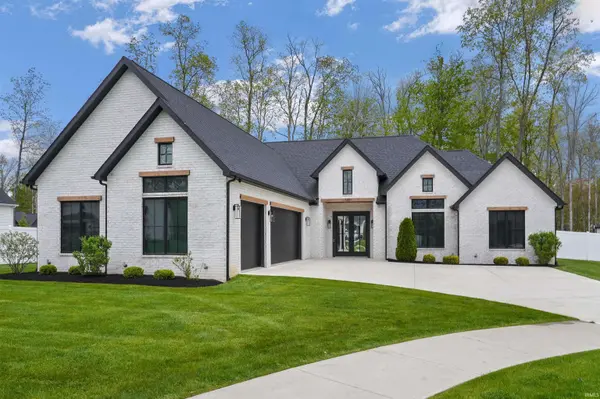 120 Anmer Hall ***,  Fort Wayne,  IN 46845-0156