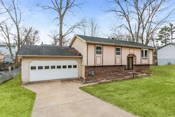 6677 Concord DR, Newburgh, IN 47630