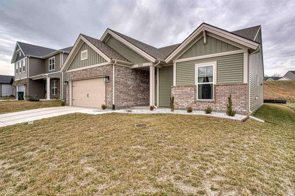2727 WILLOW CREEK DR, Evansville, IN 47712