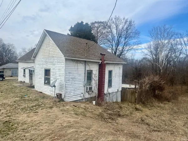 614 E Center ST, Hazleton, IN 47640