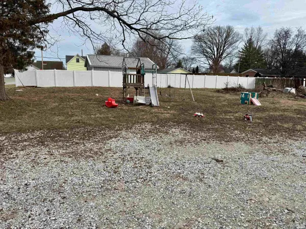307 N Second ST, Owensville, IN 47665