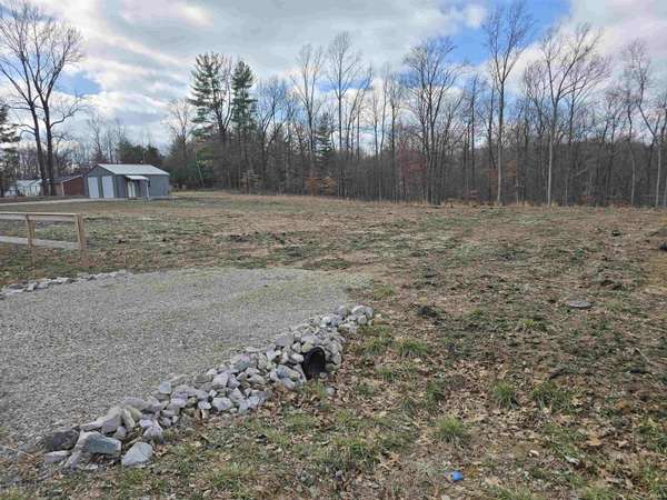 1249 N Lawrence Hollow DR, Bloomfield, IN 47424