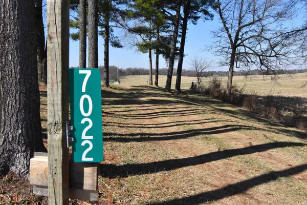 7022 S 500 E RD, Ferdinand, IN 47513