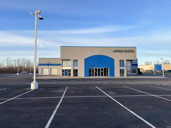 2303 N Oak DR, Plymouth, IN 46563