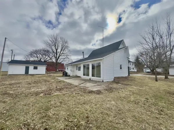 140 E Commerce ST, Macy, IN 46951