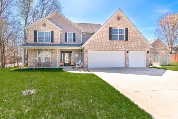 718 E Appomatox CT, Ellettsville, IN 47429