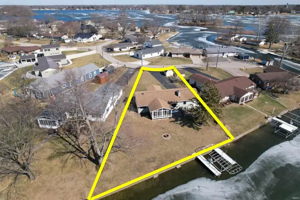 2613 Wolfs Point DR, Rochester, IN 46975
