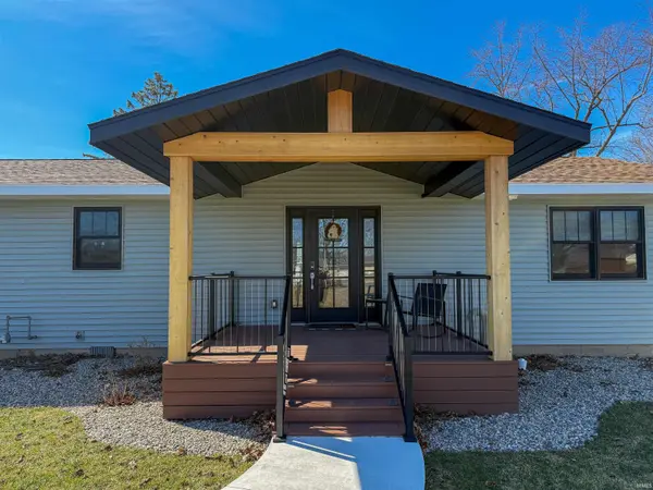 2613 Wolfs Point DR, Rochester, IN 46975
