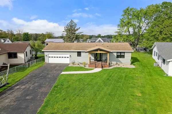 2613 Wolfs Point DR, Rochester, IN 46975