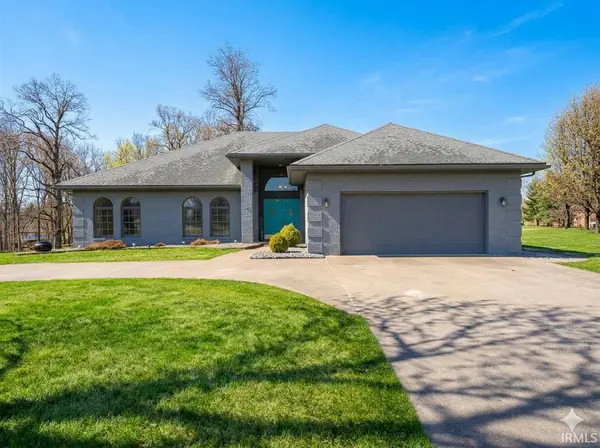 2406 White Ridge LN, Washington, IN 47501