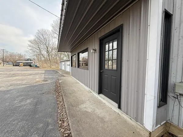 1801 E Main Street & 108 S 18th ST, Petersburg, IN 47567