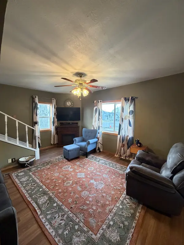909 Illinois ST, Walkerton, IN 46574