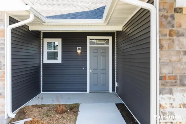 7902 S Westmead DR, Newberry, IN 47449