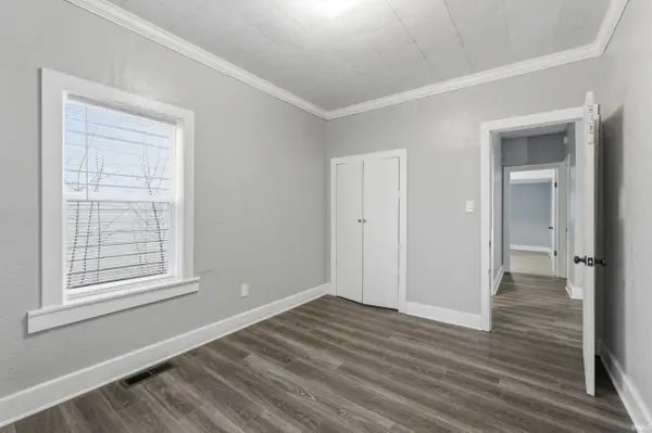 4403 Warsaw ST, Fort Wayne, IN 46806