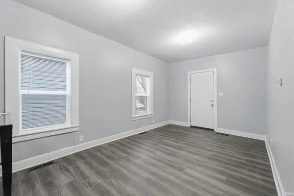 4403 Warsaw ST, Fort Wayne, IN 46806