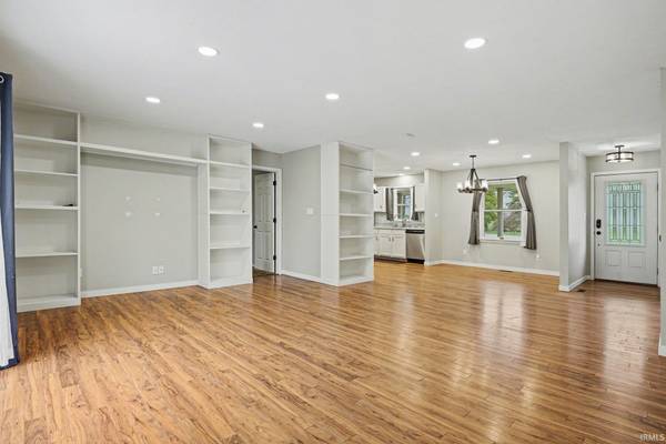 3363 N Old Farm RD, Warsaw, IN 46582