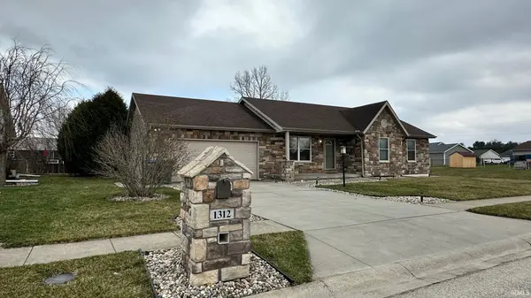 1312 Red Oak DR, Goshen, IN 46526-8129