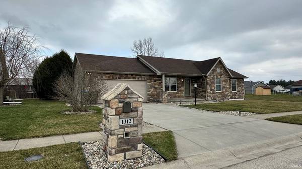 1312 Red Oak DR, Goshen, IN 46526-8129