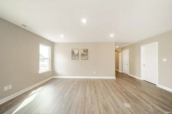402 Luellen WAY, New Castle, IN 47362