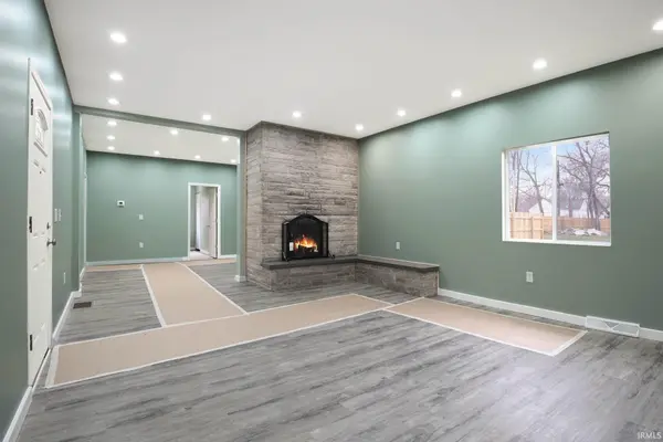 916 W Blaine AVE, Elkhart, IN 46516