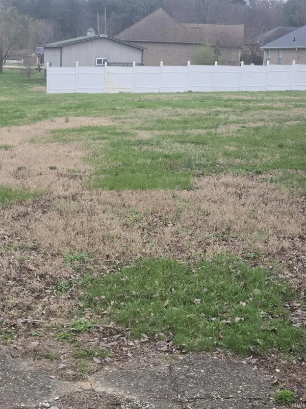 127 VINE ST, Lynnville, IN 47619