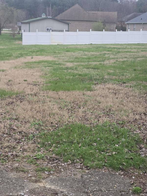 127 VINE ST, Lynnville, IN 47619