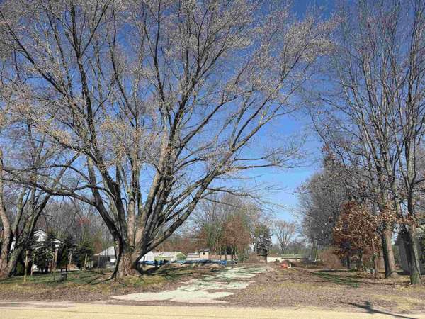 27723 Plainfield DR, Elkhart, IN 46514