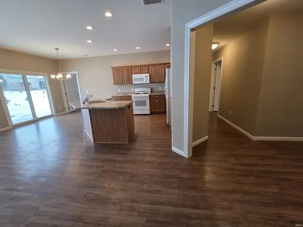 305 W Longfellow BLVD, Columbia City, IN 46725