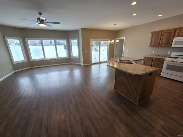 305 W Longfellow BLVD, Columbia City, IN 46725