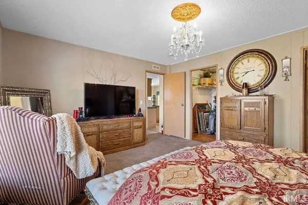 6468 N Bedford Bay CT, Monon, IN 47959