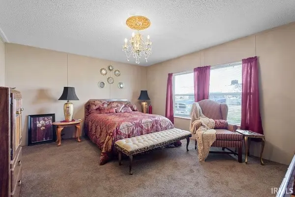 6468 N Bedford Bay CT, Monon, IN 47959