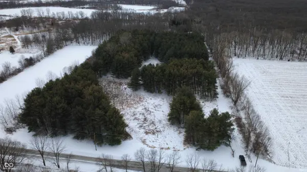 900 S E County RD, Rensselaer, IN 47978